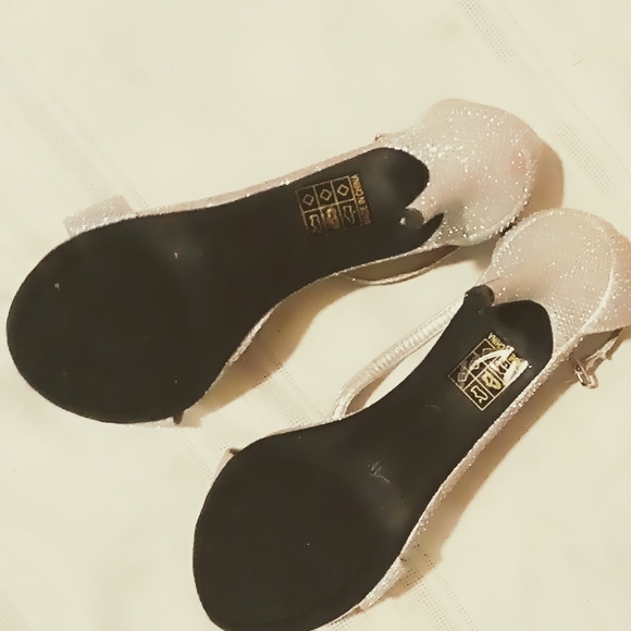 Silver shiney dress shoes - Picture 2 of 4